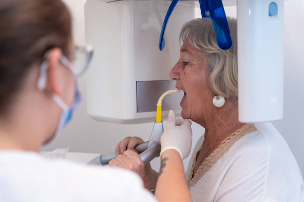 Best Emergency Dental Extractions in Indnola, IA